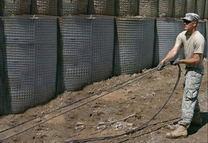 usmilcom-afganistan marine pulling cable longer